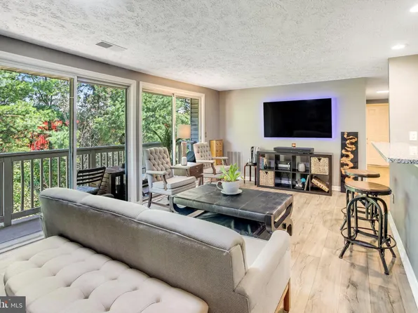 3361 Yost Ln APT 303, Dumfries, VA 22026