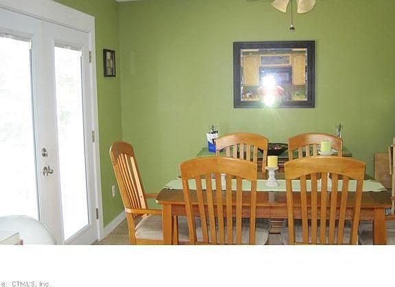 5th image of 514 W River St