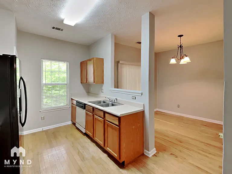 942 Tree Creek Pkwy — Photo 6
