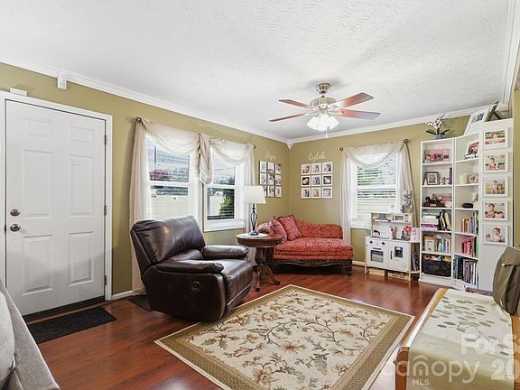 5th image of 189 Chestnut Grove Rd