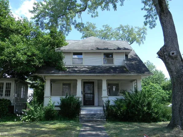 527 Oak Knoll Ave SE, Warren, OH 44483