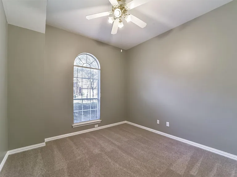 4822 Big Cedar Cir — Photo 23