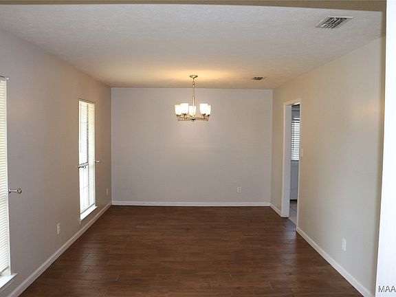 4th image of 3421 Herbert Dr