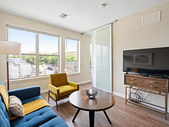 2nd image of 80 Alexander St APT 3303