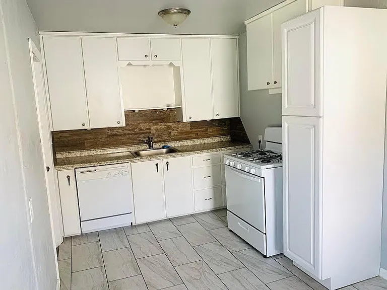 3800 N Donald Ave — Photo 6