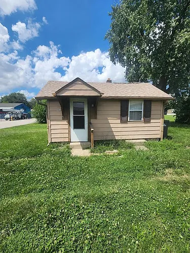 565 S Webster Ave Photo 1