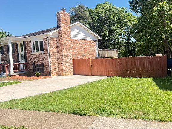 3rd image of 14731 Darbydale Ave