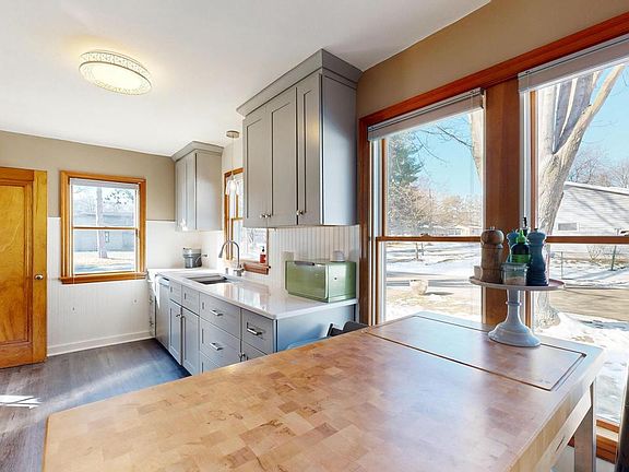 4th image of 560 Court ROAD