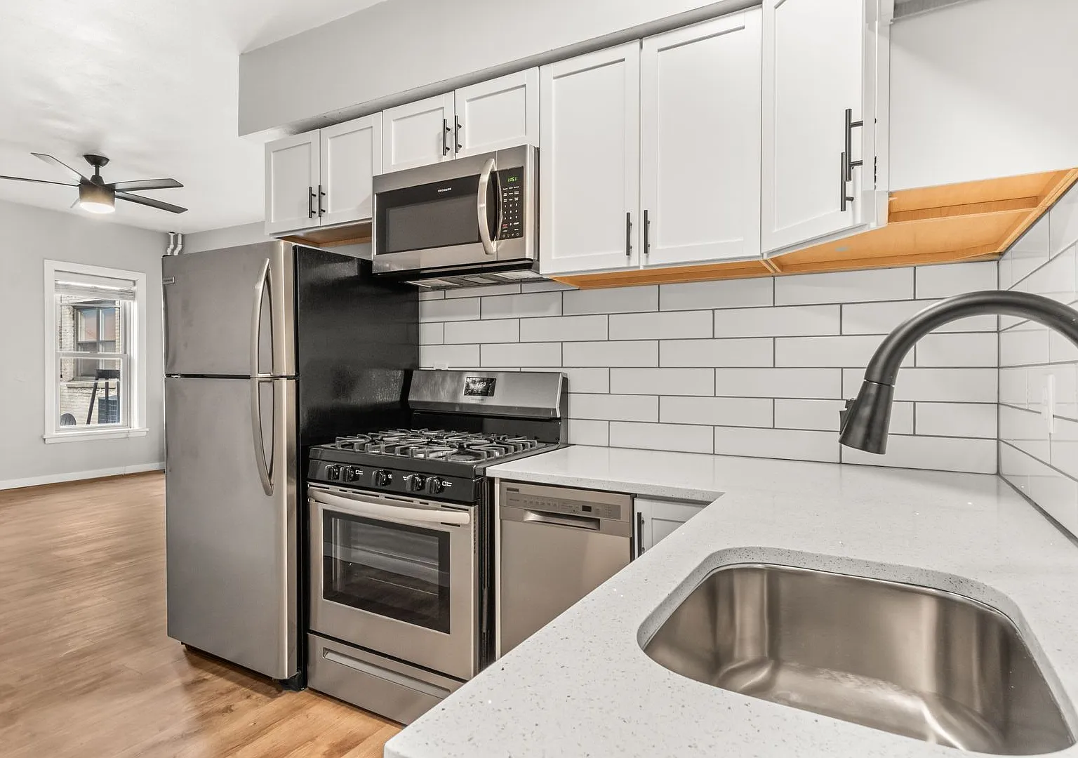 1216 Williamson St — Photo 2