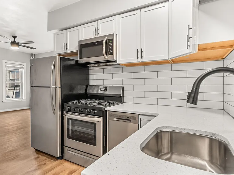 1216 Williamson St — Photo 2