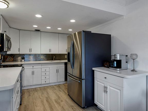 5th image of 1044 Ventnor O #1044
