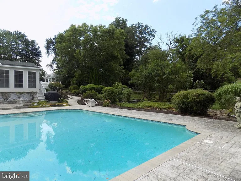 313 Glenville Rd — Photo 79