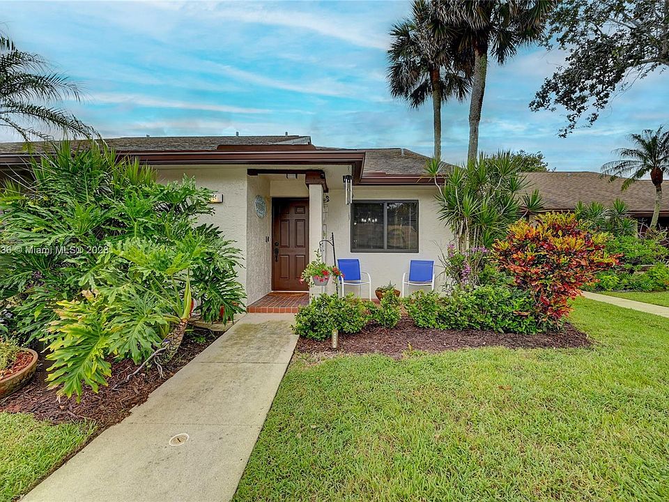 1st image of 3324 Carambola Cir S