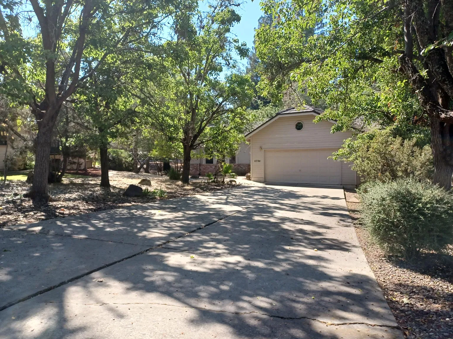 3 bed, 1886 sqft, $2,550 — Photo 1