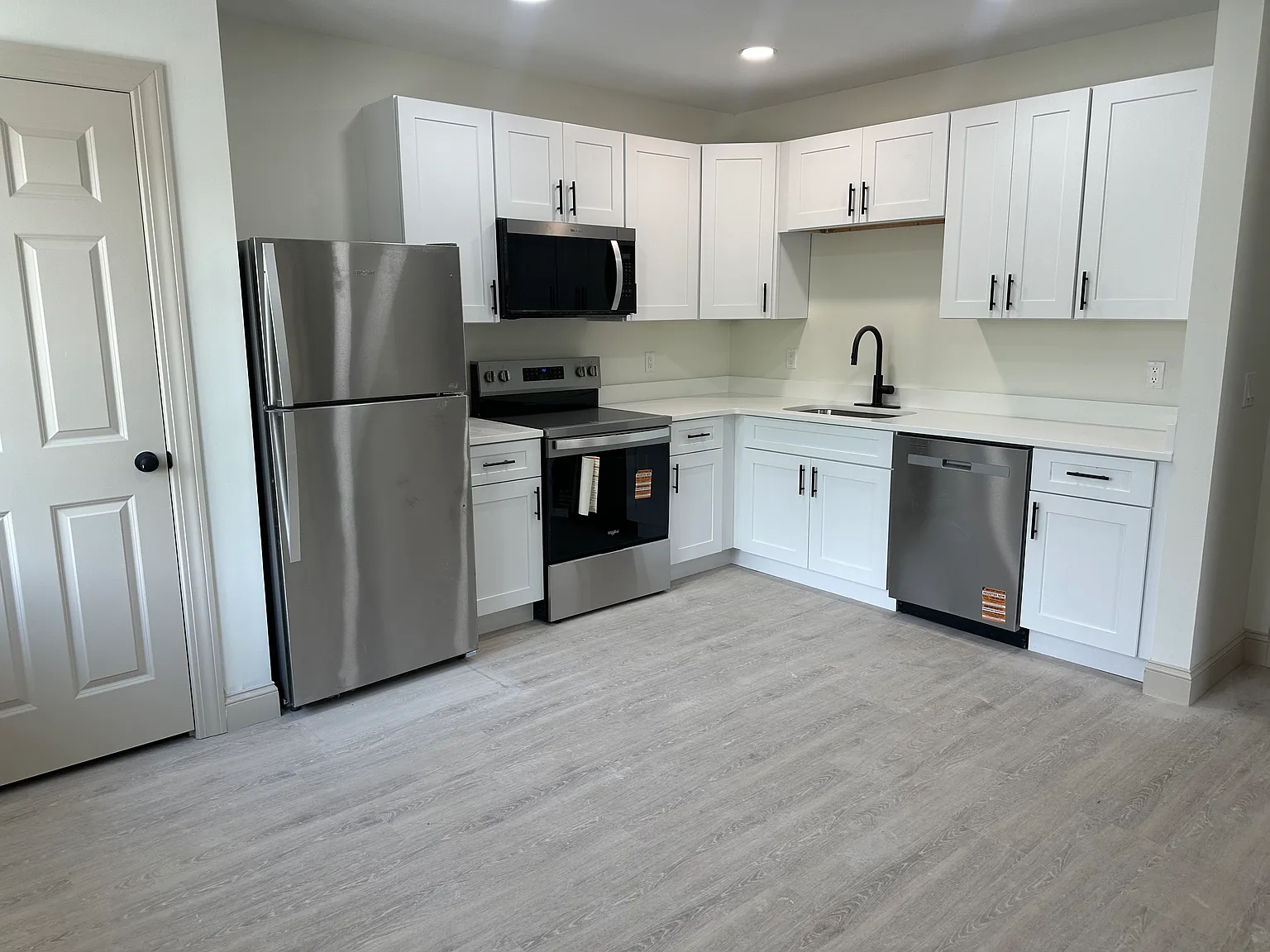 1 bed, 550 sqft, $1,850 — Photo 2