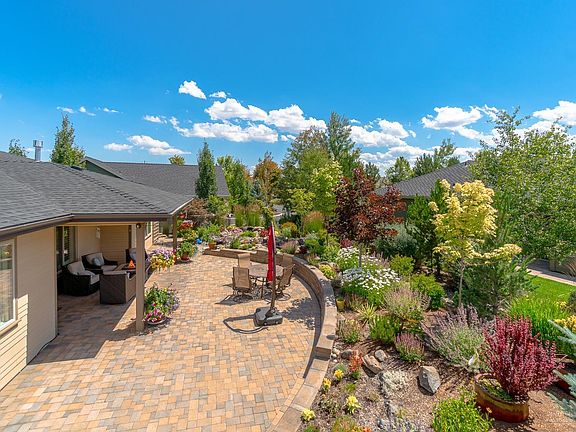 3rd image of 740 Victoria Falls Dr