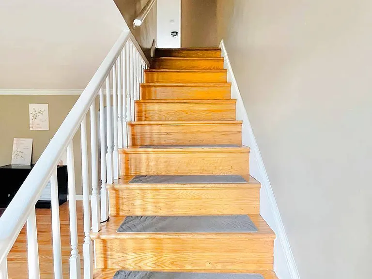 827 Hampshire Rd — Photo 4