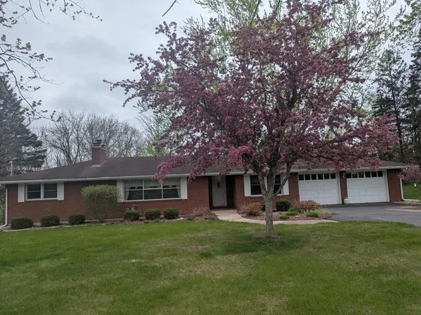 W5909 Brick Church ROAD, Fontana, WI 53125