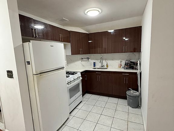 5th image of 17024 90th Ave APT 3