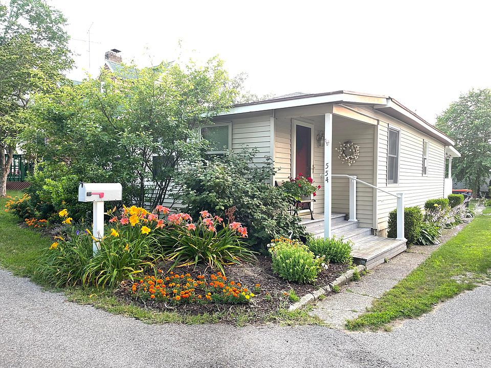 1st image of 554 Elm Dr