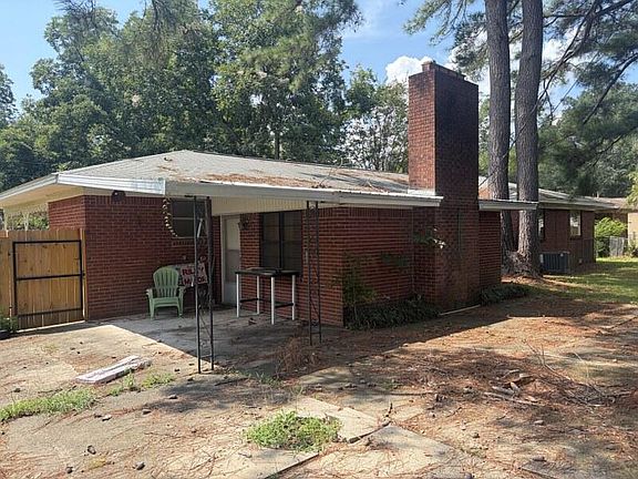 4th image of 122 Pecan Ave