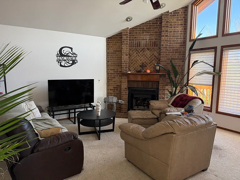 16021 Deer Ridge Dr — Photo 11