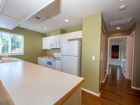 5th image of 23730 SE Summerhill Ln