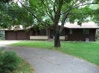 E2468 Lamplighter Ln, Waupaca, WI 54981