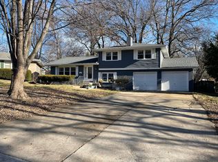 2205 E Ridgewood Dr, Springfield, MO 65804