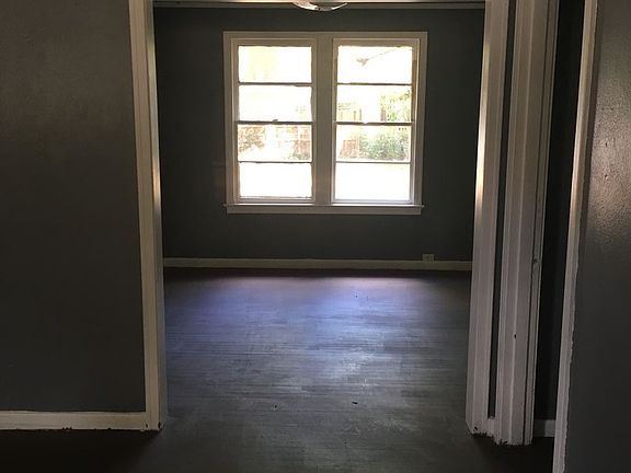 3rd image of 2536 Lindholm St
