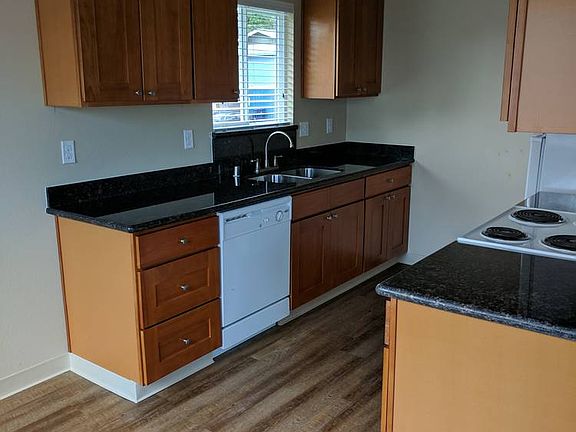 5th image of 3318 Chandler St