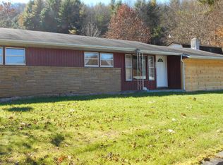 176 Villa Dr, Vilas, NC 28692