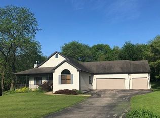 5770 S Bogey Dr, Polo, IL 61064