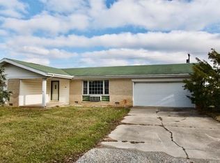 5900 S Elmview Dr, Muncie, IN 47302