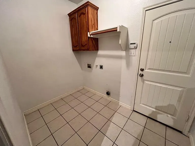 3904 Brush Creek Trl — Photo 29