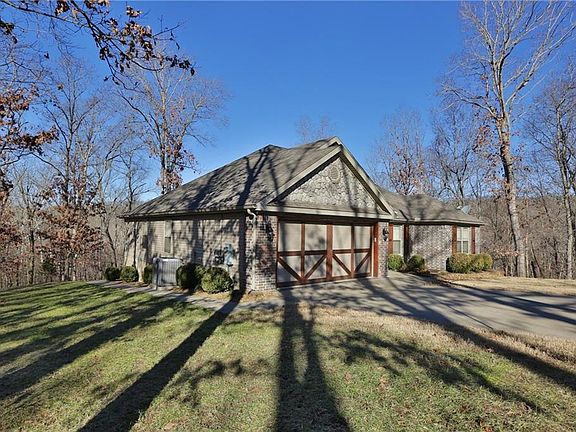 3rd image of 67 Berkshire Dr