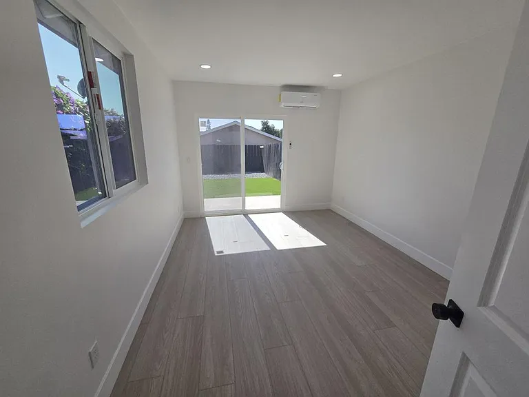 2838 Washington St — Photo 4