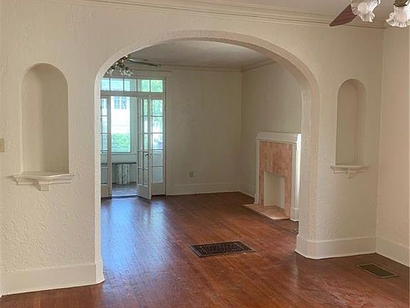 3rd image of 3919 Delgado Dr