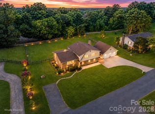 3252 Hollyhill Cir, Valdese, NC 28690