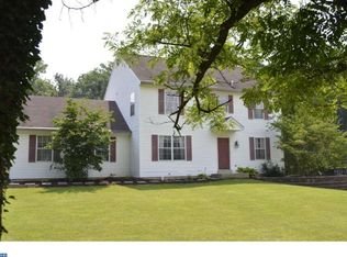 102 Viewpoint Dr, Downingtown, PA 19335