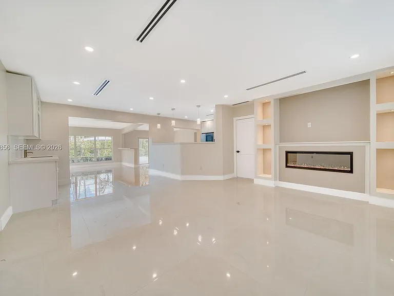 15730 SW 87th Ct — Photo 1