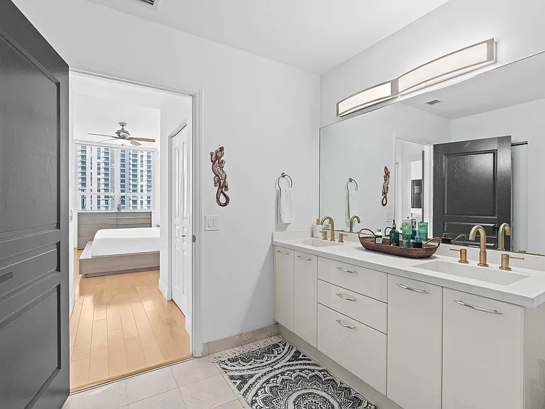 350 SE 2nd St #2960 — Photo 13