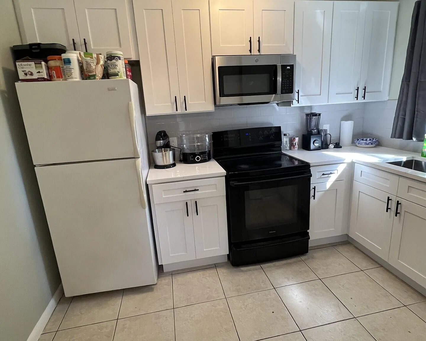 2 bed, 1.0 bath, 870 sqft, $2,000 — Photo 2