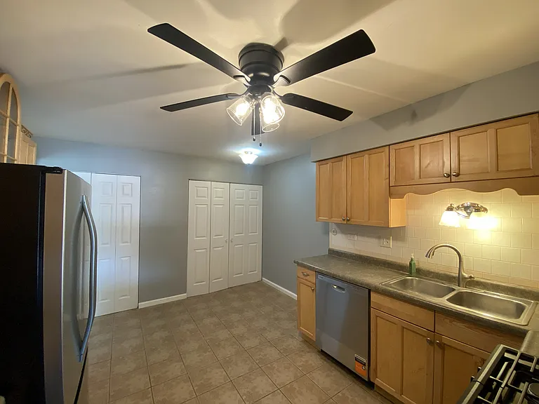 172 Placid Ave — Photo 16