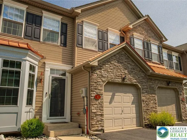 4 Hillside Ct N, Palmer Twp, PA 18045