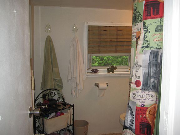 5th image of 84 Ryerson St #1
