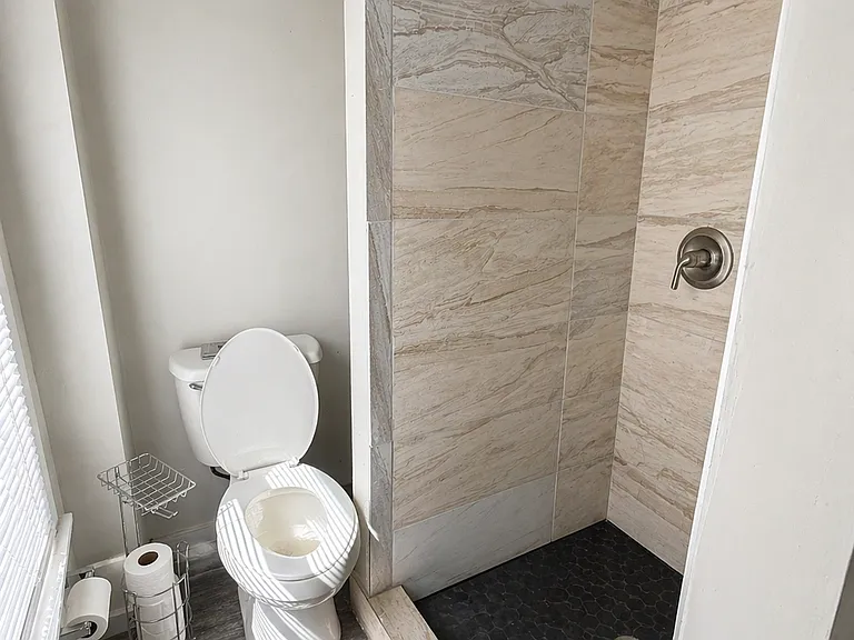 85 Pleasant St — Photo 7