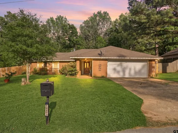 10203 Crestview Dr, Tyler, TX 75707