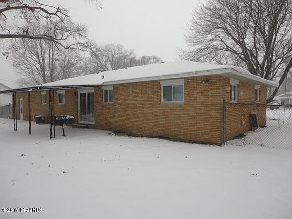 3rd image of 1303 Francis Ave