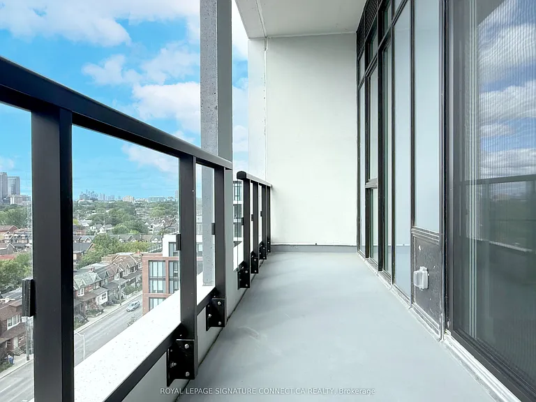 858 Dupont St #Penthouse 33 — Photo 21